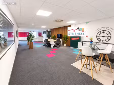 local 611 m² saujon