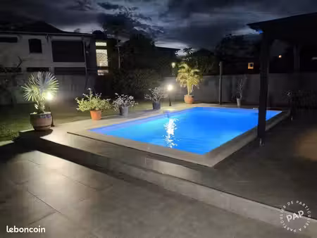 maison rénovée avec piscine à acquérir