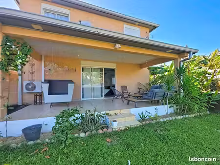 villa 4 pièces 120 m²