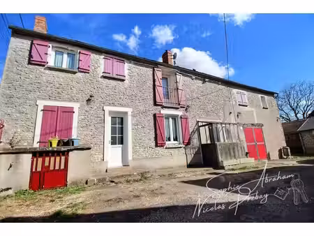 belle maison familiale en pierre rénovée  aux volumes généreux