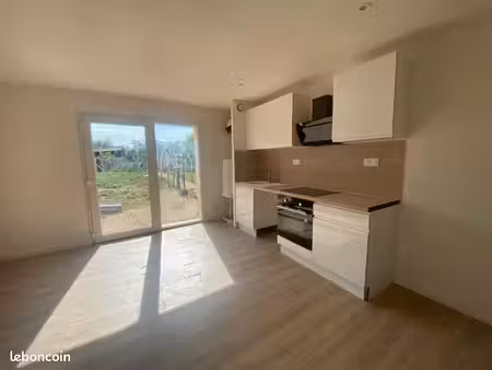 t2 entièrement rénové à neuf - jardin privatif 100m2