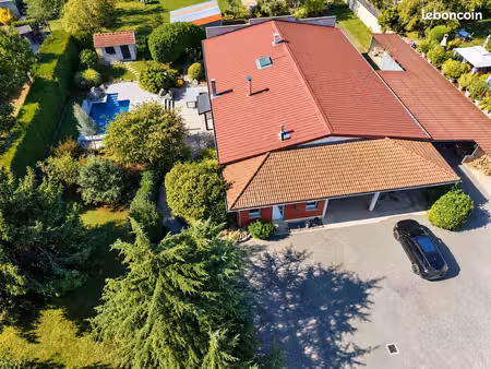 propriété 9 pièces 187 m²