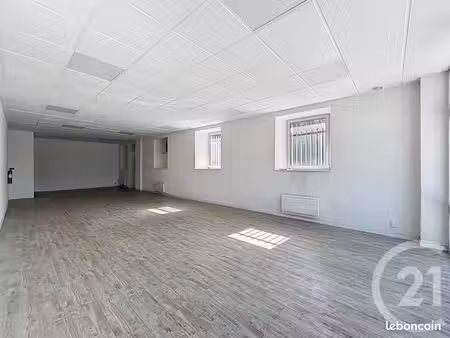 local 70 m²