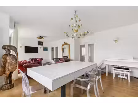 bas de chatou à 3 mn du rer appartement 5 pièces de 123.55 m² avec 3 chambres  balcon  asc
