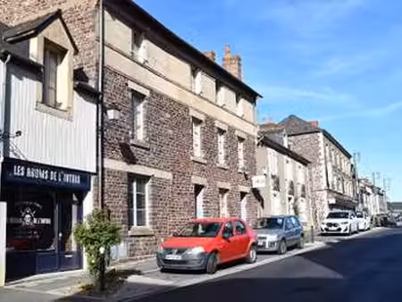location bureaux et commerces à montfort-sur-meu (35160) : à louer / 75m² montfort-sur-meu
