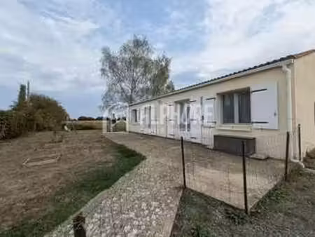location maison à bournezeau (85480) : à louer / 87m² bournezeau