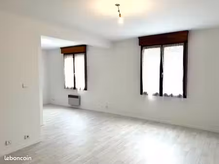 grand studio 36 m2 refait à neuf