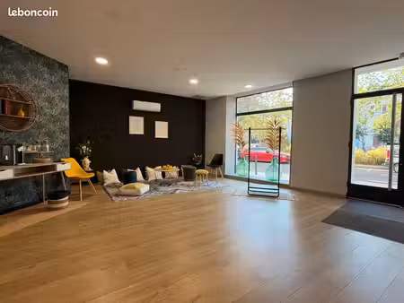 à louer - local commercial 100m2 prêt à l'emploi