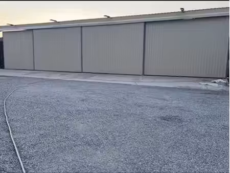 loue hangars