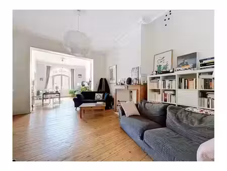 appartement à louer avec terrasse et 3 chambres   forest (vbe77805)