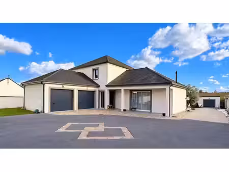 maison aux portes de noyon 6 pièce(s) 139 m2 et jardin 1353m²