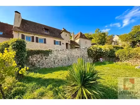 maison en pierre sur le chemin de compostelle