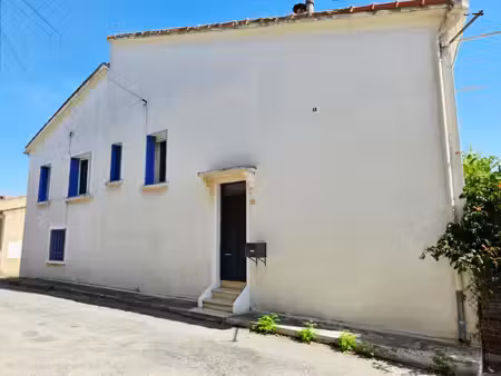 belle maison de village scindée en deux appartements