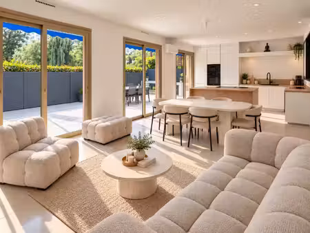 écully centre appartement de 102 m2 avec terrasse  jardin privatif
