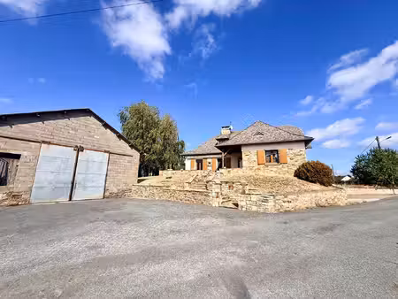 maison 172 m² - t7 - 5 chambres - sous-sol 135 m² + dépendance 230 m² - terrain 1 387 m²