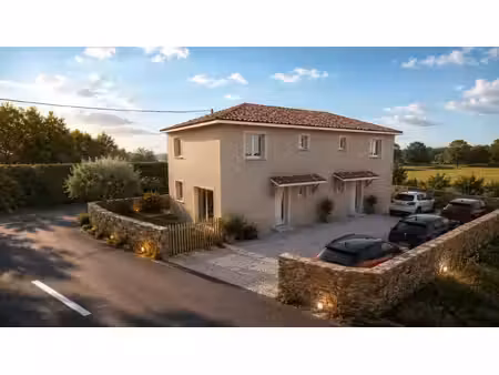 maison avec extérieur et stationnement - centre bourg