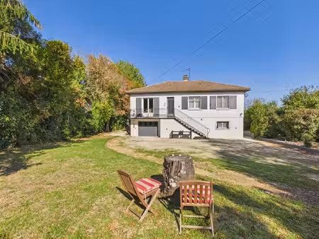 maison de village de quatre chambres avec belle vue sur la campagne et espaces modulables