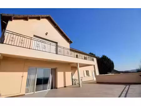 brive - malemort ? 2 maisons en 1 ? 290 m² ? 7 chambres ? dpe b - terrain 2000m²