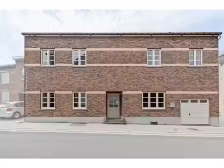 woning met 315m2 bewoonbare opp. te zussen