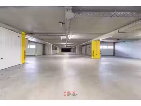topgarage op verdieping -1 onder de franslaan.
