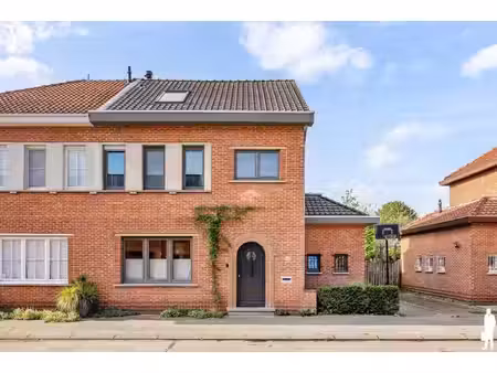 instapklare en ruime halfopen woning in maria-ter-heide!