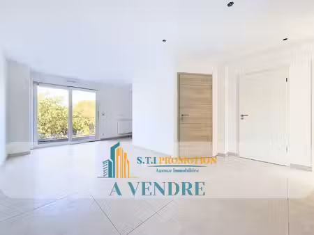 appartement t3 entièrement rénové avec garage et balcon le