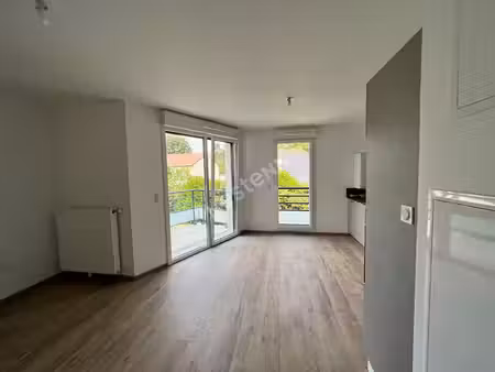appartement neuf 3 pièces - proche de toutes commodités - parking