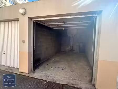 parking à louer 15 m² - metz (57) - 90€