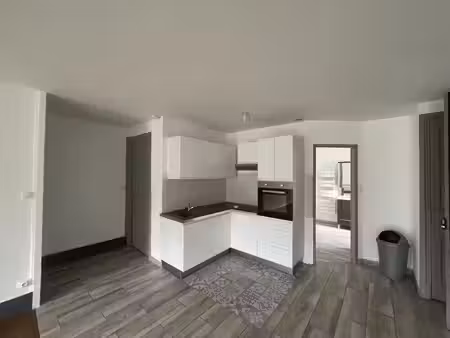 immeuble avec 9 appartements et un local commercial