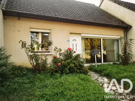 maison de village à thorigné-sur-dué (72160)