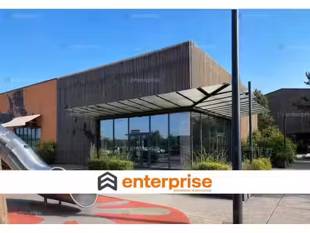 location commerce amiens 80080 196m²
