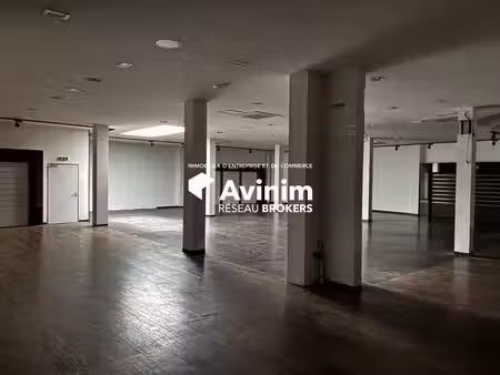 location commerce cabries 13480 540m²