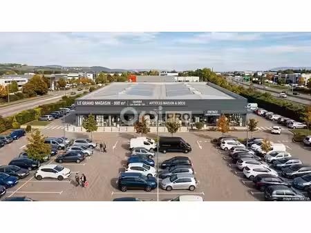 location commerce nimes 30900 731m²