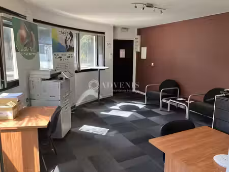 location bureaux 77m²
