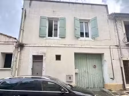 vente immeuble à tarascon (13150) : à vendre / 93m² tarascon