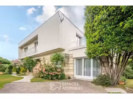 maison d'architecte avec jardin paysagé
