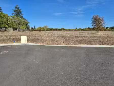 terrain à bâtir à vélines (24230)