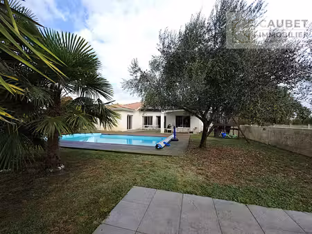 soues – maison 5 pièces de plain-pied de 147m² avec piscine et sous-sol – dpe a