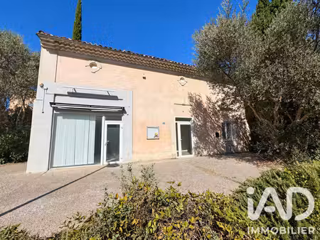immeuble à jonquières (84150)