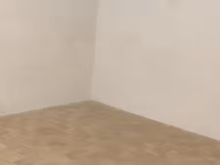 box de stockage 6 m2 situe dans le centre de six fours