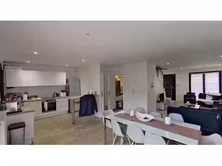 location maison 6 pièces 180 m² à athis-mons (91200)  2 200 €