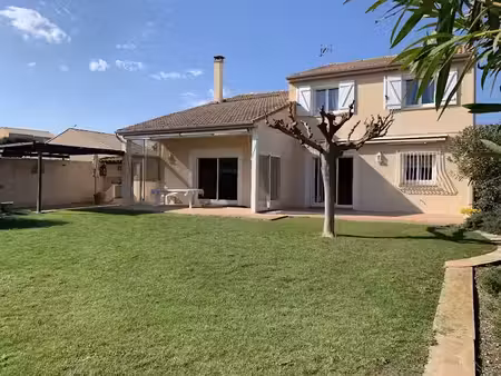 location maison 6 pièces 176 m² à saint-jean-de-vedas (34430)  2 560 €