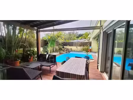 location meublée maison 4 pièces 75 m² à saint paul (97460)  2 100 €