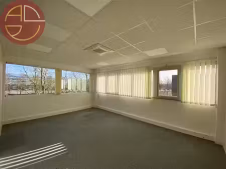 location locaux professionnels 600 m² à castelnau-d'estrétefonds (31620)  9 357 €