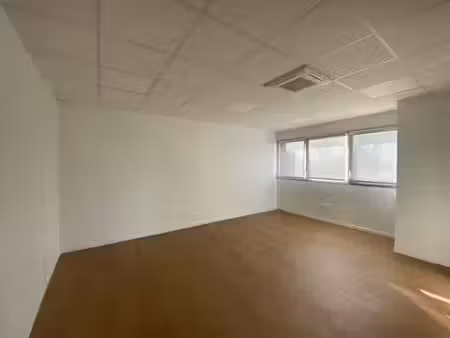 location locaux professionnels 160 m² à cugnaux (31270)  2 133 €