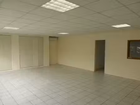 location locaux professionnels 1 pièce 150 m² à montrabé (31850)  1 500 €
