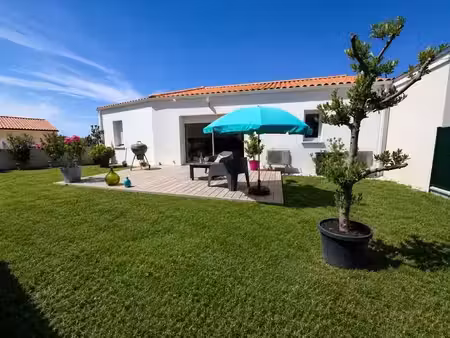 location maison 3 pièces 71 m² à semussac (17120)  950 €