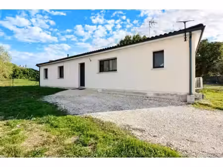 ménesplet – maison de plain-pied de 2022  116 m²  sur 2 486 m² de terrain  dpe a