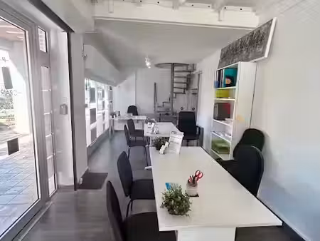 location locaux professionnels 2 pièces 44.55 m² à toulon (83000)  890 €