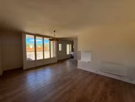 location appartement 3 pièces 68m2 cassis 13260 - 1350 € - surface privée
